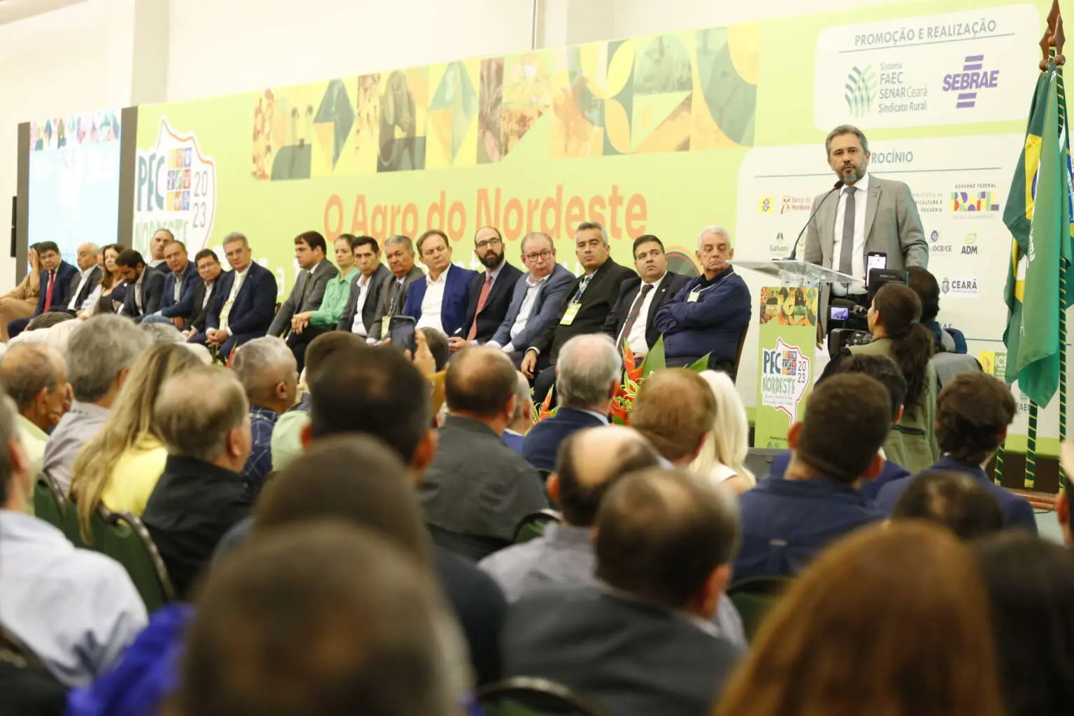 Imagem da notícia: Governo deve zerar ICMS de alimentos lácteos, e preços de achocolatado e iogurte podem cair no Ceará