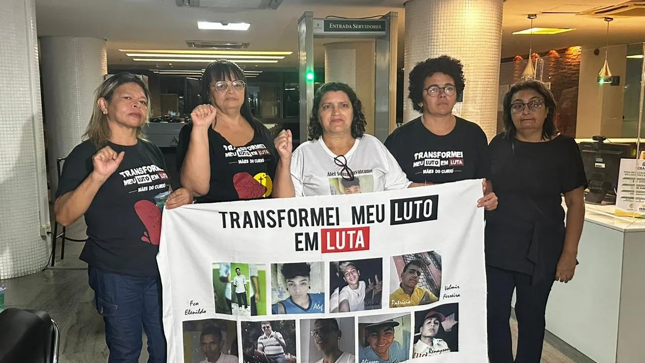 Dia da reunião das 'Mães do Curió' com o governador do Ceará, Elmano de Freitas