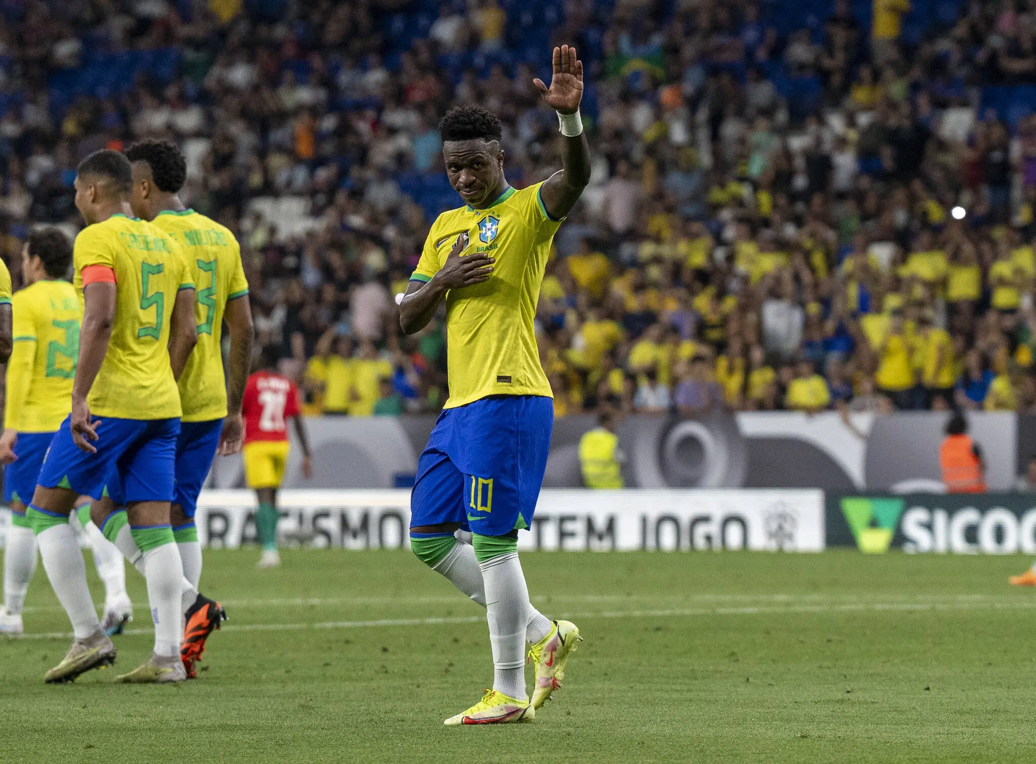 Imagem da notícia Jogos de hoje na TV: veja onde assistir e horário das partidas de terça-feira (18)