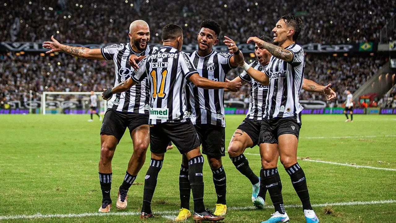 Imagem da notícia Ceará divulga a folha salarial do elenco de 2023 para Série B; veja valores e metas