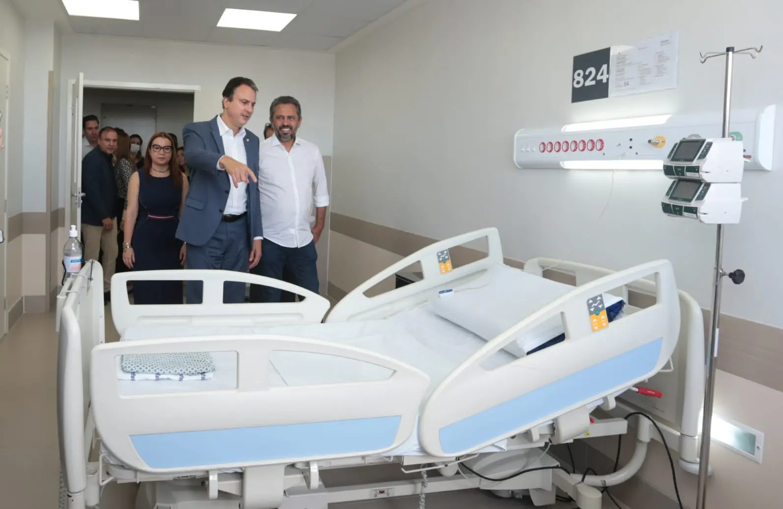 Imagem da notícia: Ao anunciar Investimento em hospitais da UFC, Camilo entra no debate sobre Saúde na Capital