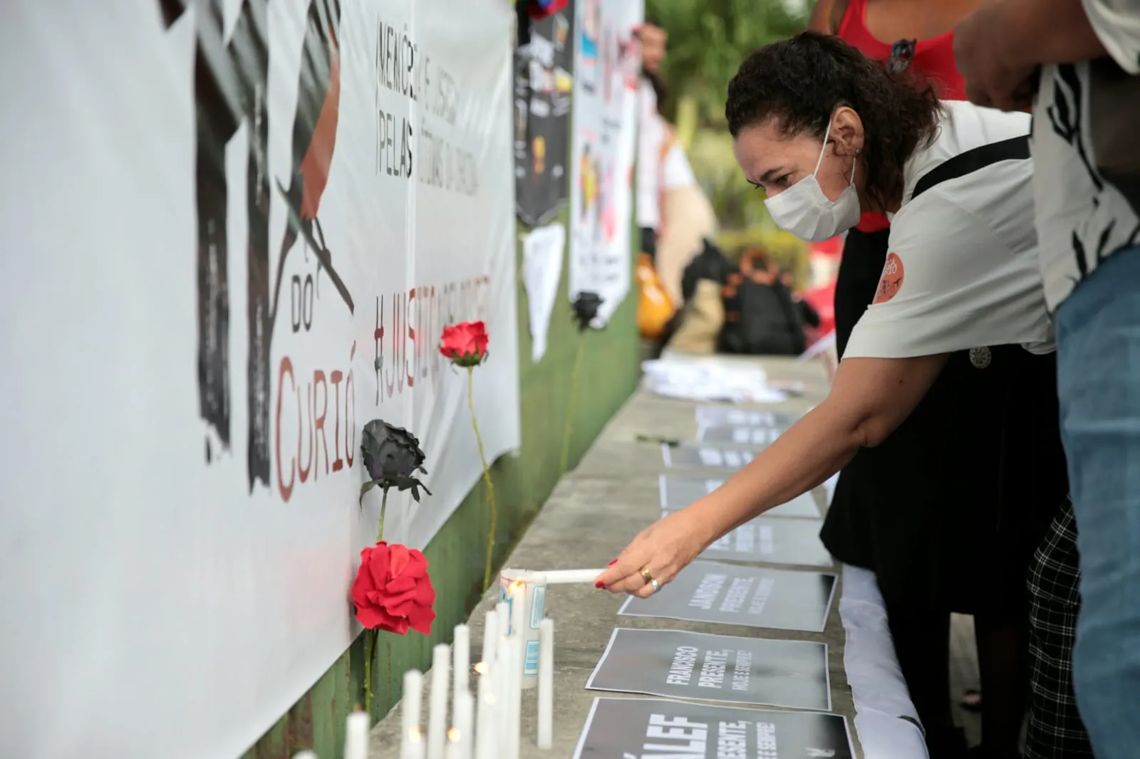 Homenagens às vítimas da chacina fora do Fórum