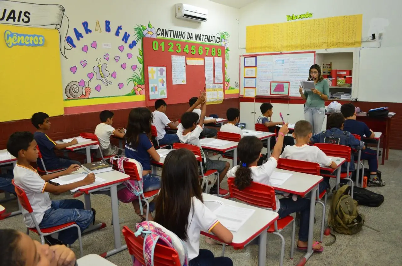 Imagem da notícia: 'Escola Nota 10': veja as 5 cidades do CE com mais premiações no Spaece 2022