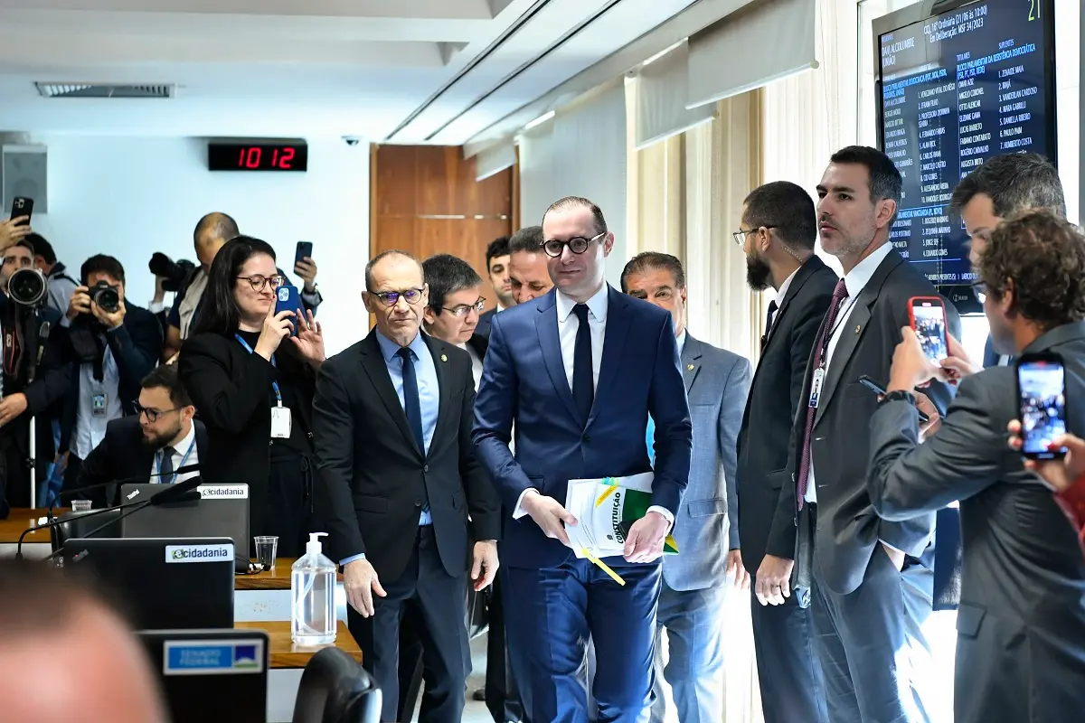 Imagem da notícia: Da relação com Lula a reencontro com Moro, veja destaques da sabatina de Cristiano Zanin no Senado