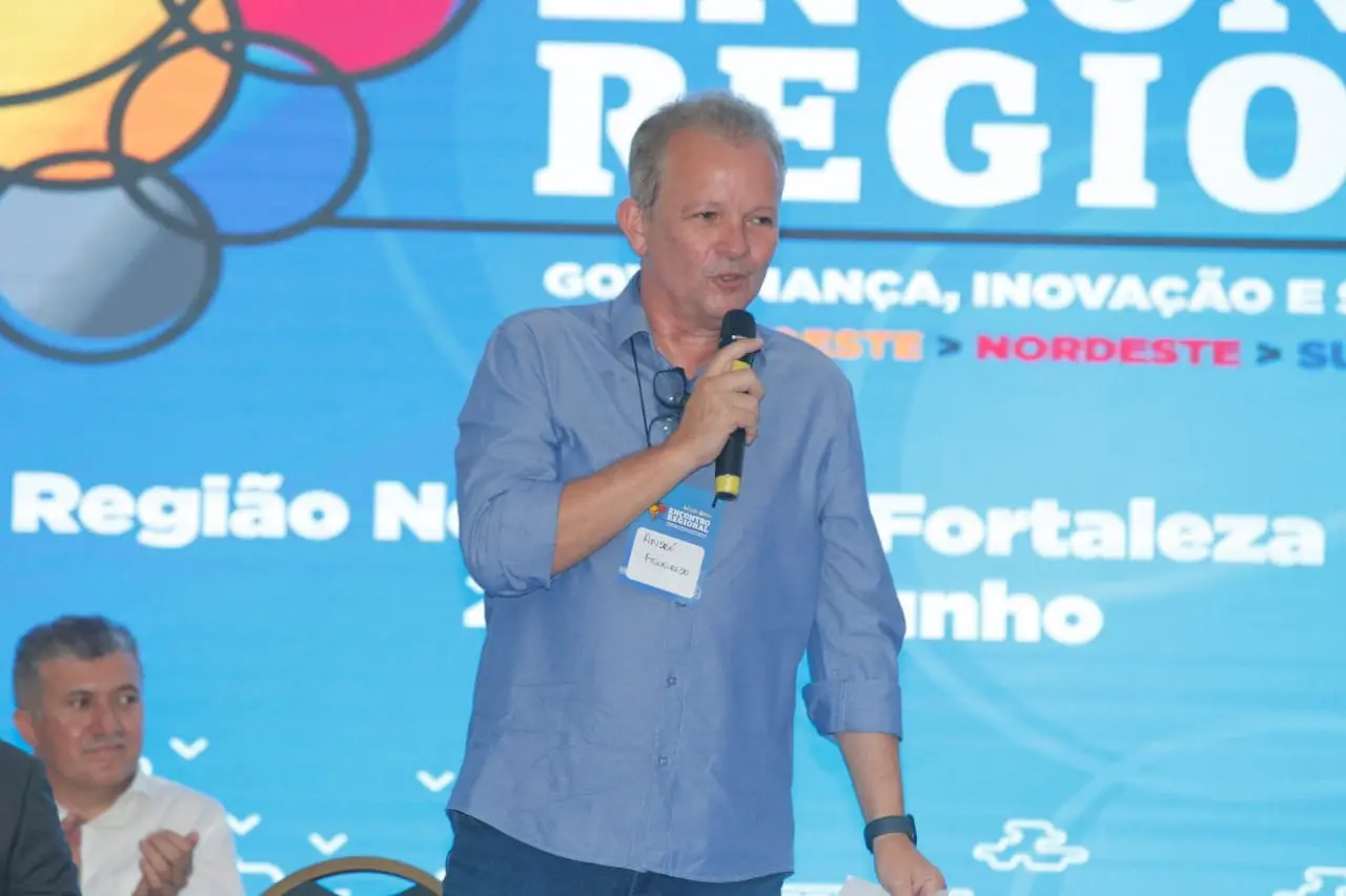 Imagem da notícia: Em disputa no PDT, André Figueiredo diz que relação com Cid está boa: 'meu mandato vai até dezembro'