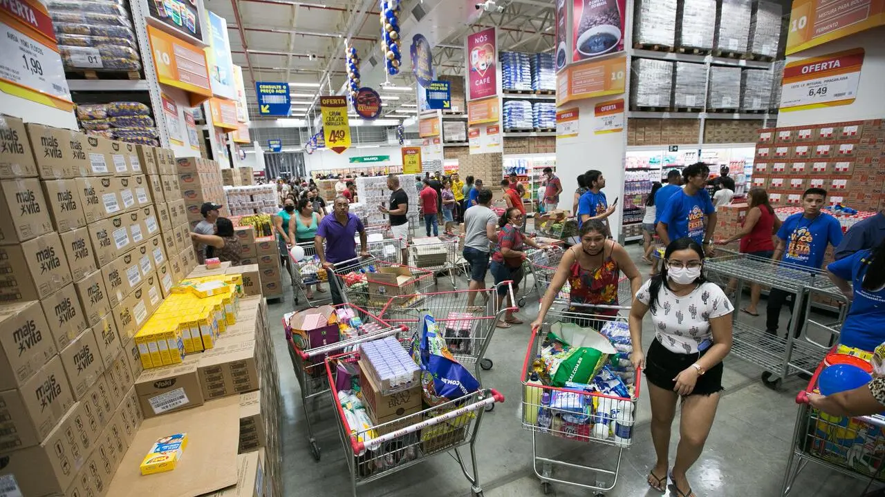 Imagem da notícia: Comércio e Prefeituras erguem-se contra a Reforma Tributária