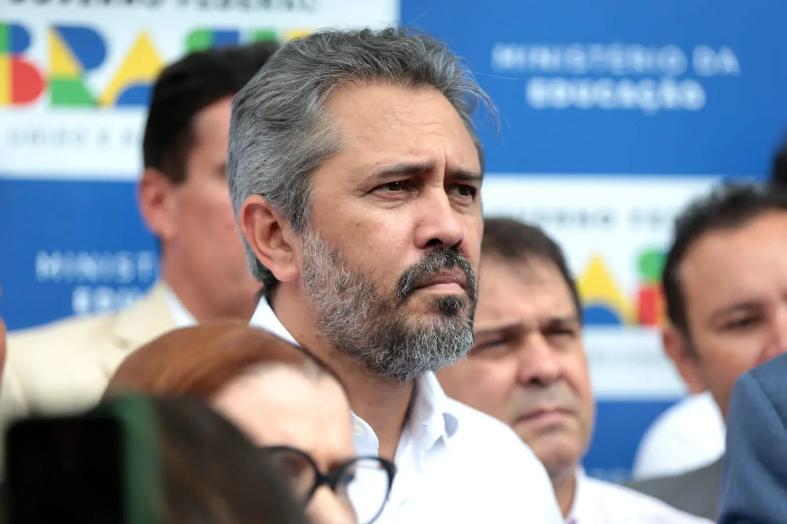 Imagem da notícia: 'Não recebi nenhum prefeito ainda', diz Elmano após críticas de Ciro por falta de reunião com Sarto