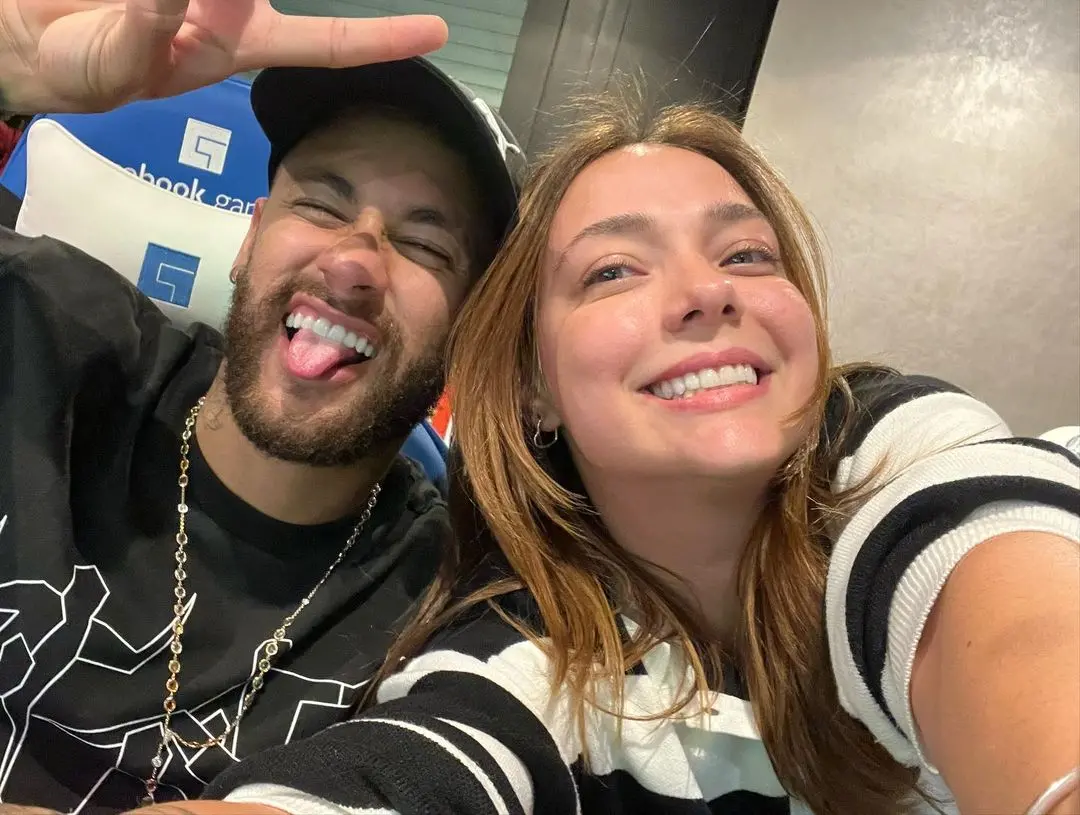 Imagem da notícia: Carol Dantas abandona entrevista ao ser questionada sobre traição de Neymar