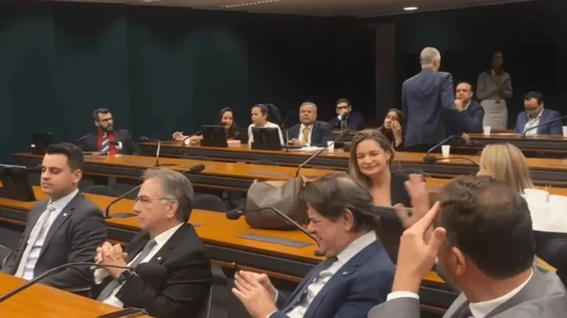 A maior parte da bancada do Ceará segue a orientação do Governo ao votar matérias no Congresso