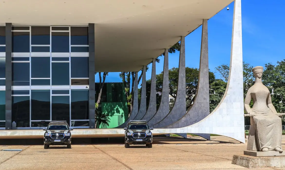 Imagem da notícia: Nova regra de pensão por morte é considerada constitucional pelo STF; entenda a decisão