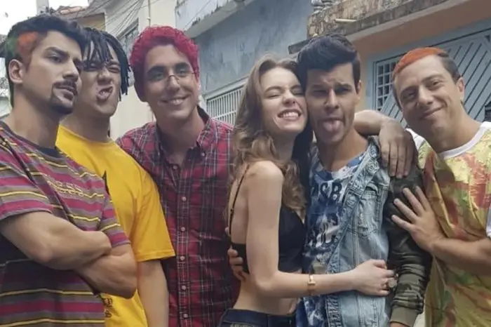Imagem da notícia: Atriz de filme dos Mamonas Assassinas conta 'casos bizarros' nos bastidores de gravação