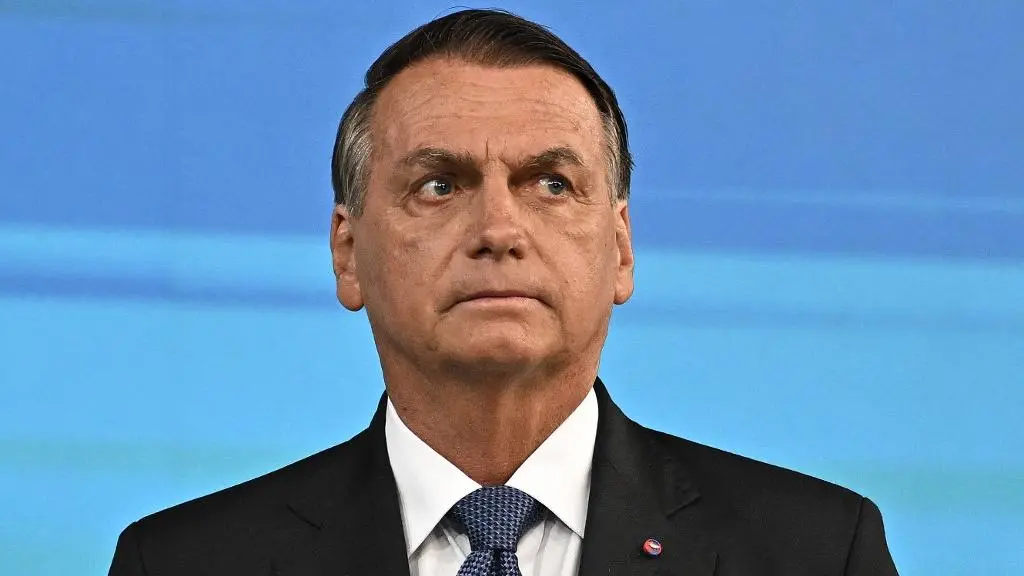 Imagem da notícia: Ministro vota a favor da condenação de Bolsonaro e placar chega a 2x1; acompanhe ao vivo