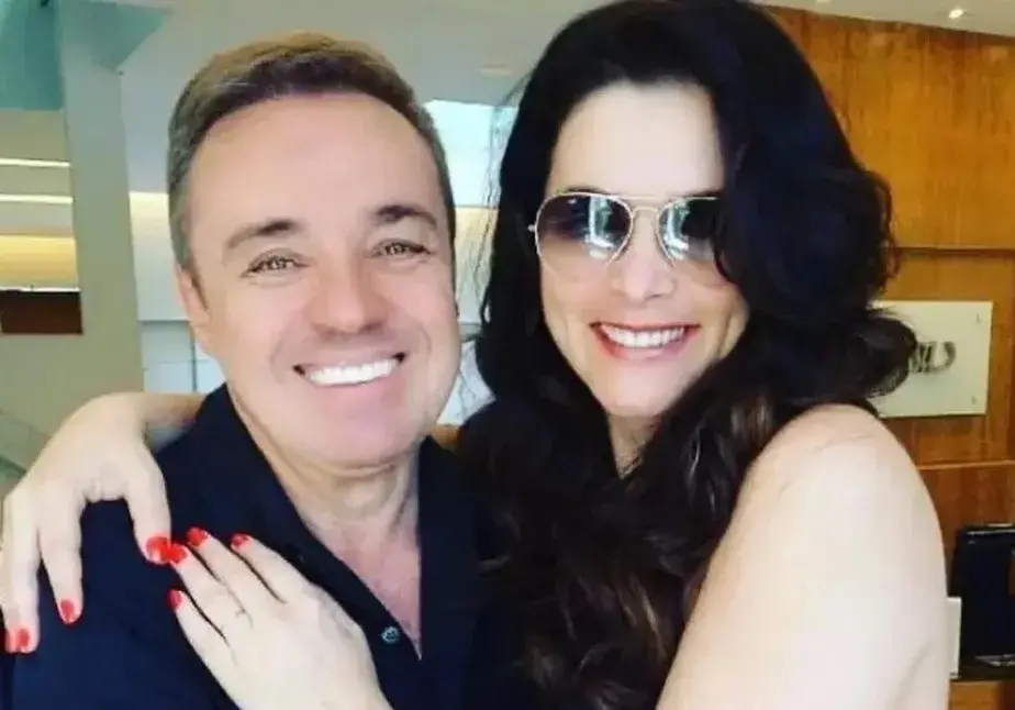 Imagem da notícia: Luiza Ambiel diz que Gugu namorou cantor famoso nos anos 90