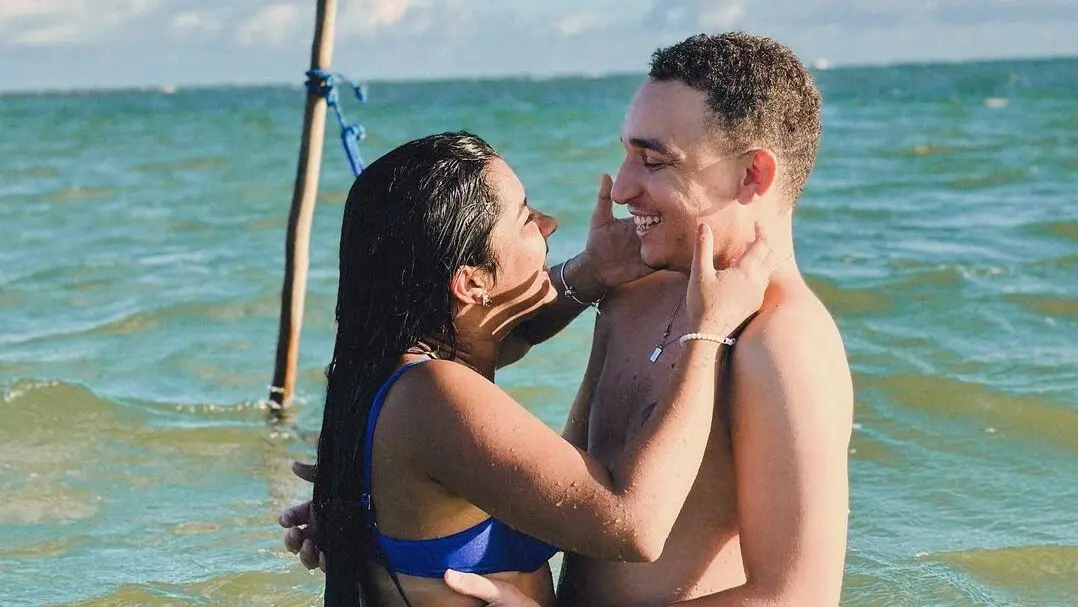 Imagem da notícia: João Gomes e Ary Mirelle vão se casar antes de bebê nascer, diz colunista