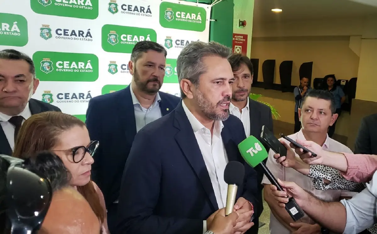 Imagem da notícia: 'Só cabe respeitar a decisão do Judiciário', diz Elmano sobre retomada da taxa do lixo em Fortaleza