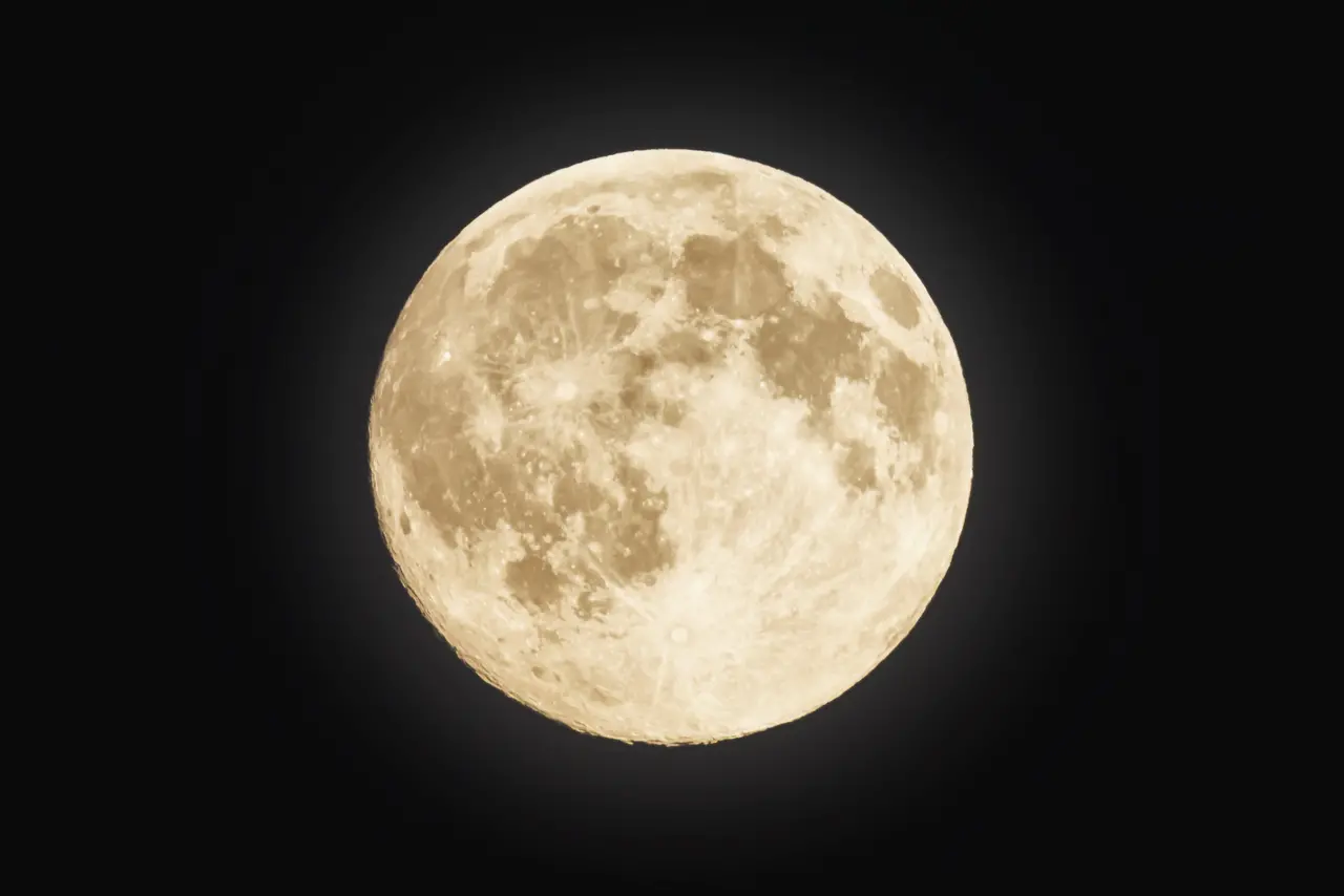 Imagem da notícia: 'Superlua dos Cervos': veja horário, significado e como observar nesta segunda (3)