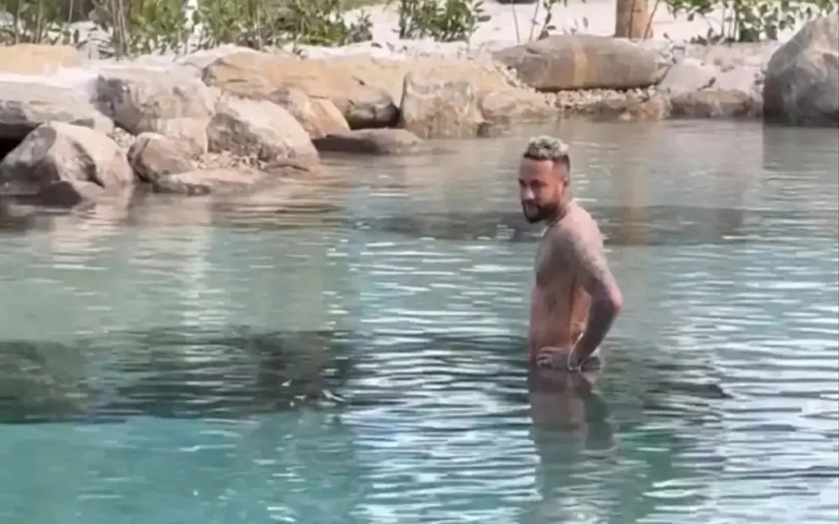 Imagem da notícia: Neymar é multado em R$ 16 milhões por obra de lago artificial em mansão no RJ