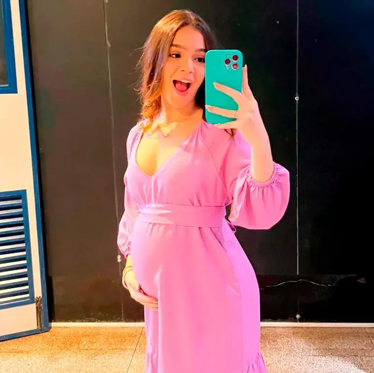Imagem da notícia: Mel Maia usa barriga de grávida em gravação de novela e diz: ‘essa vida não é para mim’