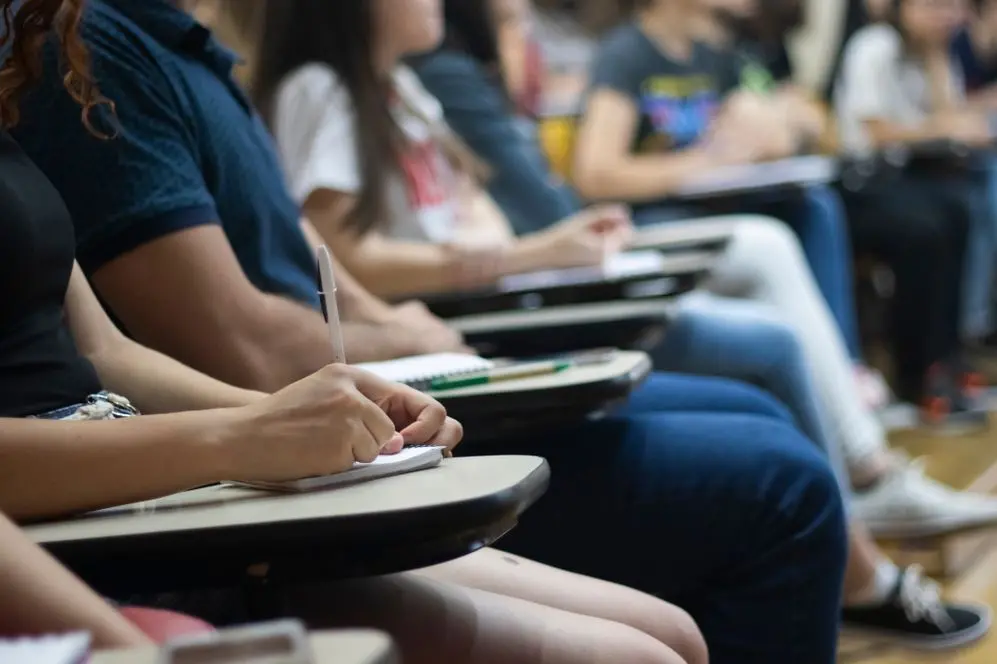 Imagem da notícia: Concurso público do Iplanfor é sancionado por Sarto com oferta de 60 vagas