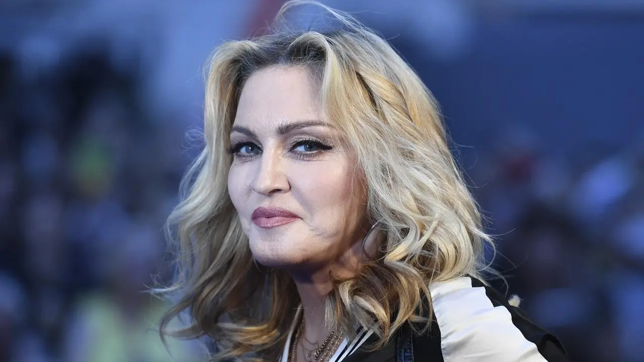 Imagem da notícia: Madonna é vista pela primeira vez em passeio nos EUA após internação