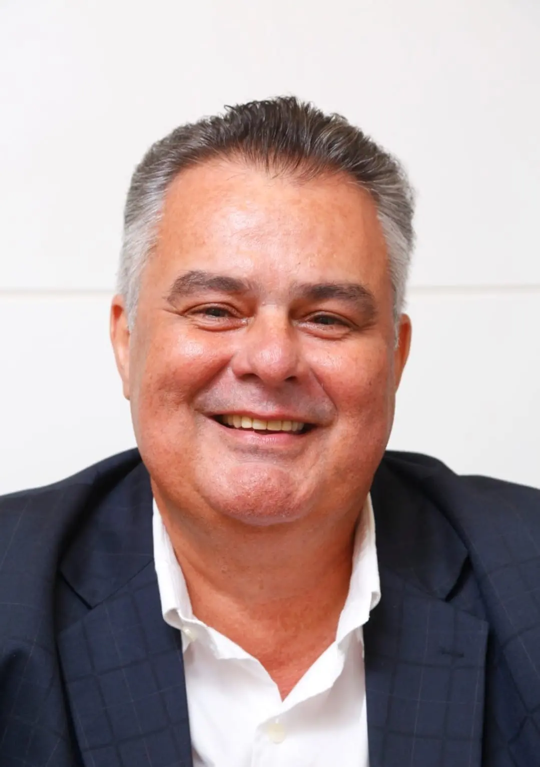 Imagem da notícia: Simec troca de presidente: sai Sampaio Filho, entra César Barros