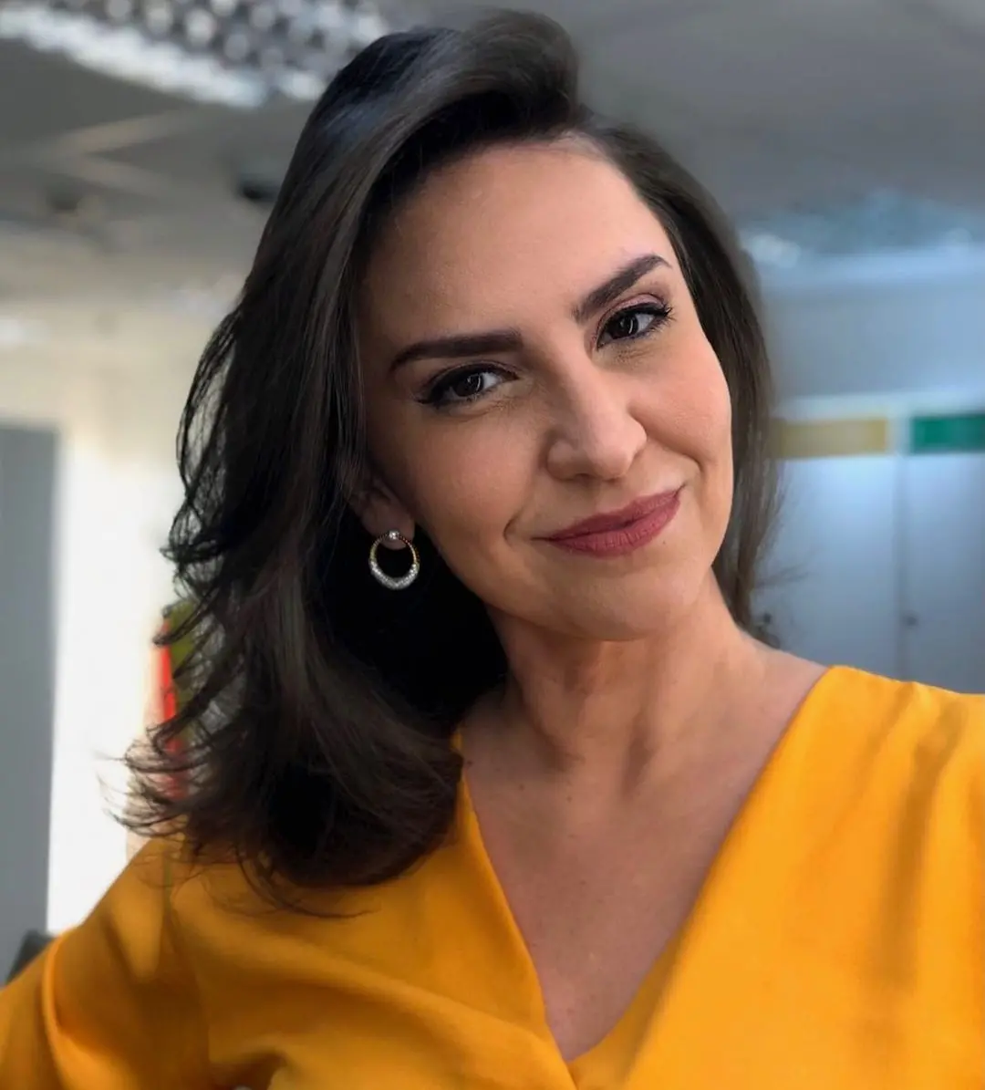 Imagem da notícia: Jornalista Cecilia Flesch registra marca 'Rivonews' e anuncia novo programa