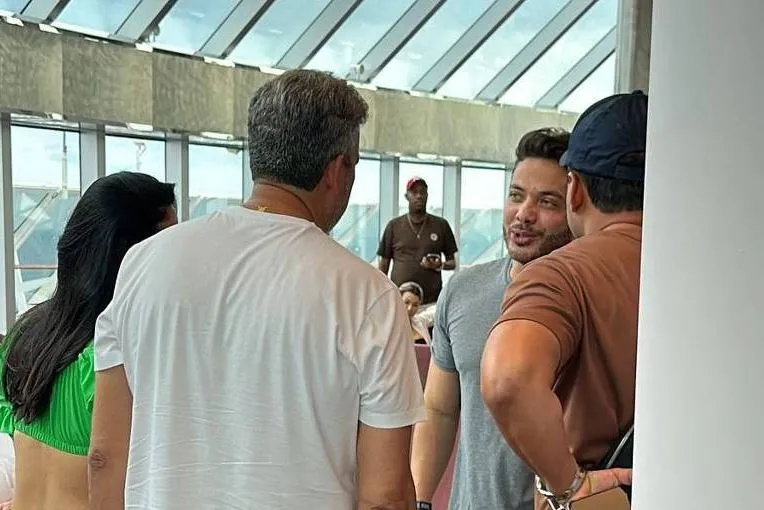 Arthur Lira foi visto com Wesley Safadão no cruzeiro