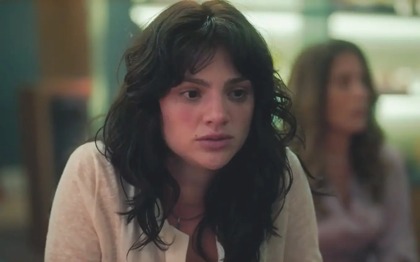 Imagem da notícia: Qual o segredo de Petra em 'Terra e Paixão'? Veja revelação da personagem na novela