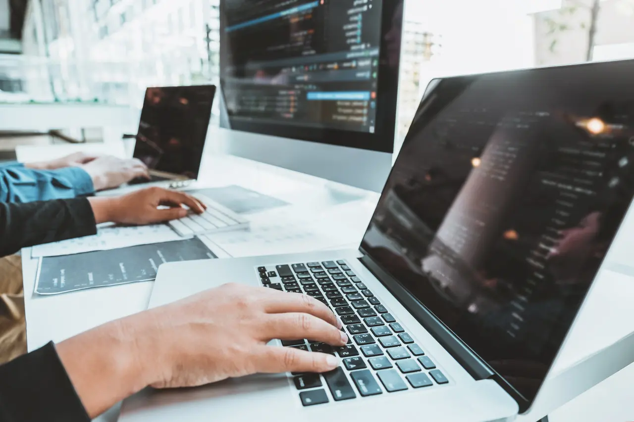 Imagem da notícia: Banco oferece 75 mil bolsas de desenvolvimento de software