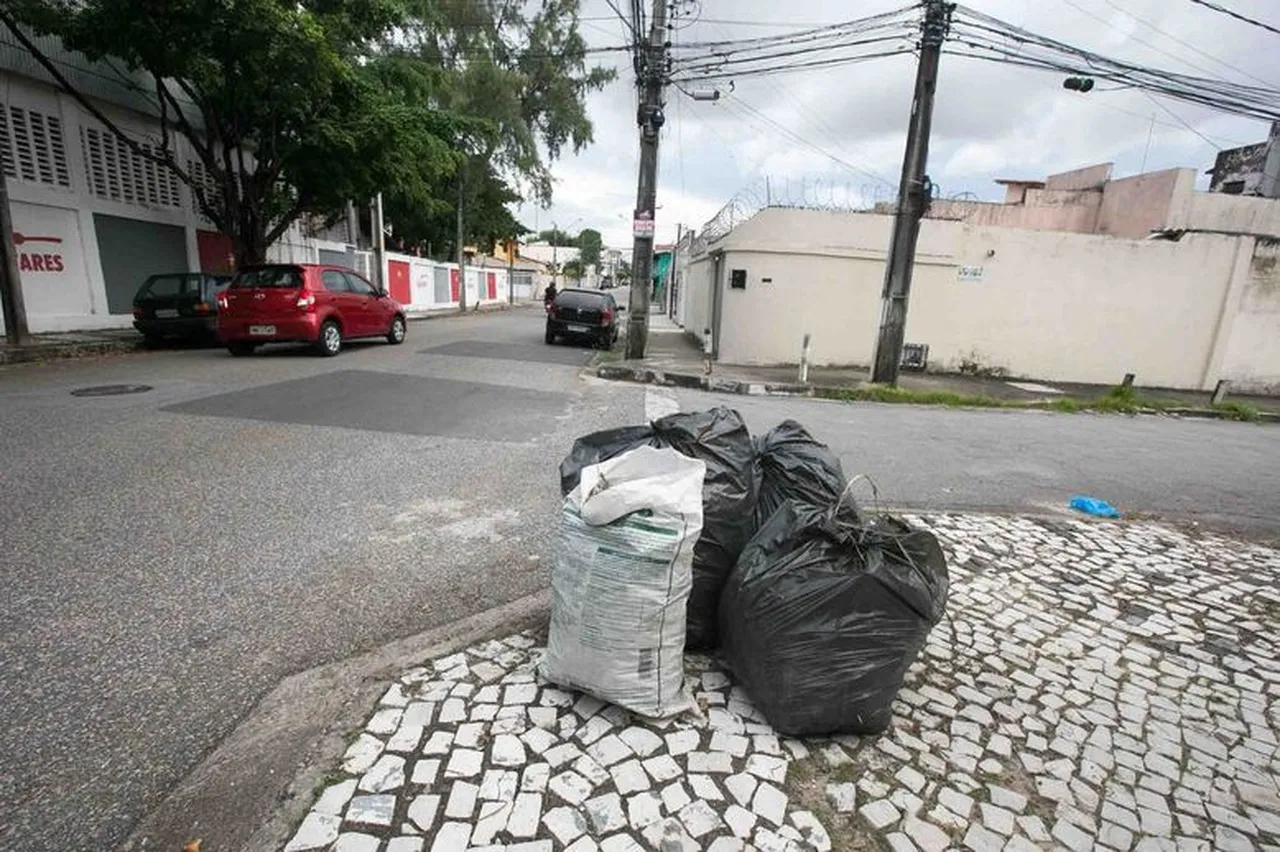 Programas de limpeza urbana são testados em Fortaleza