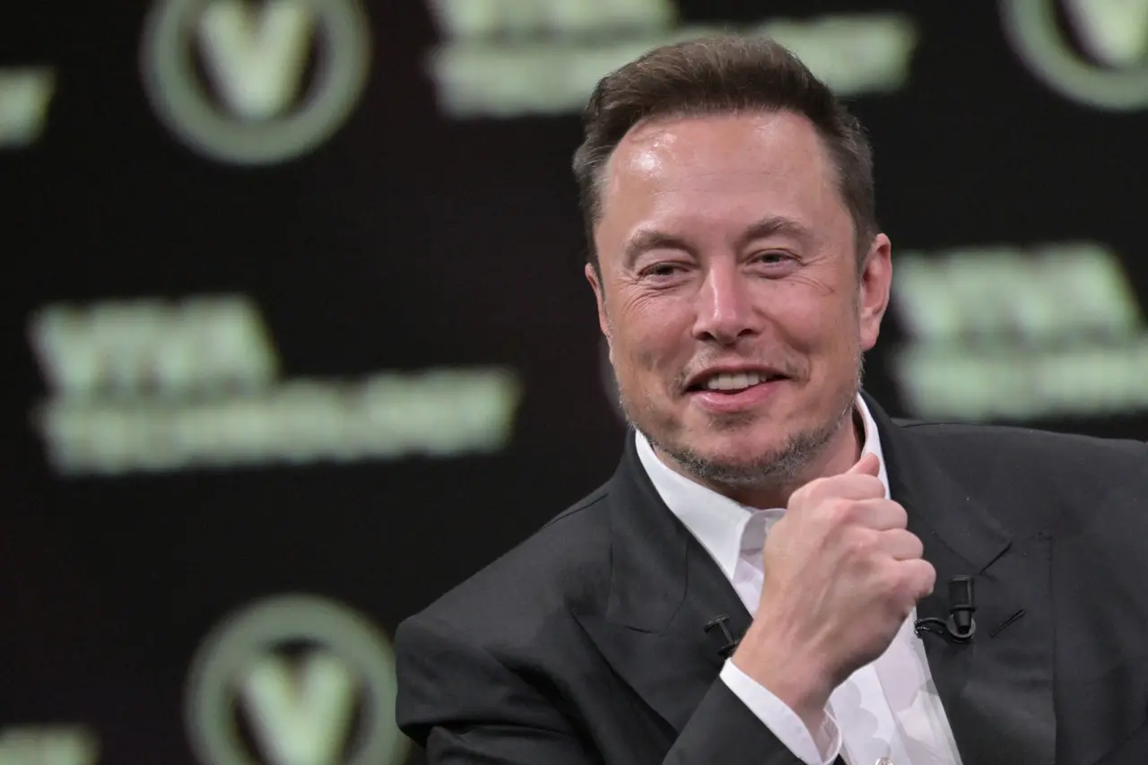 Imagem da notícia: Elon Musk diz que Twitter perdeu metade da receita em publicidade e tem fluxo de caixa negativo