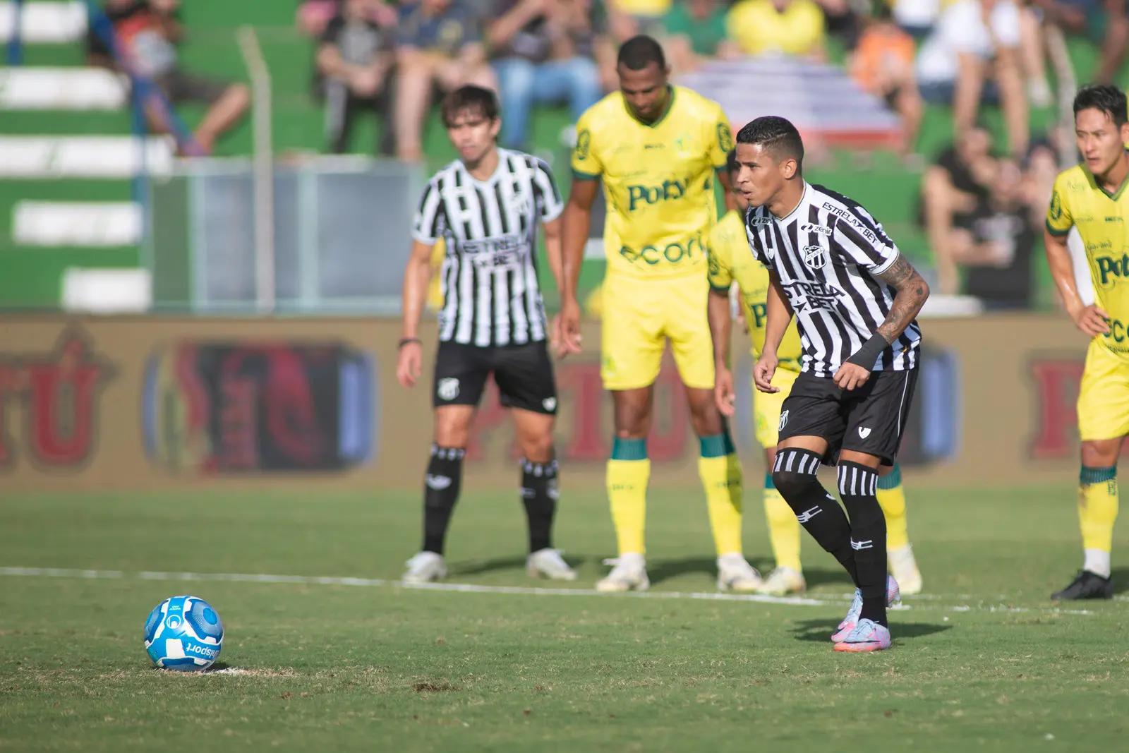 Imagem da notícia Ceará tem atuação ruim e empate que não ajuda na briga pelo acesso na Série B; veja cenário