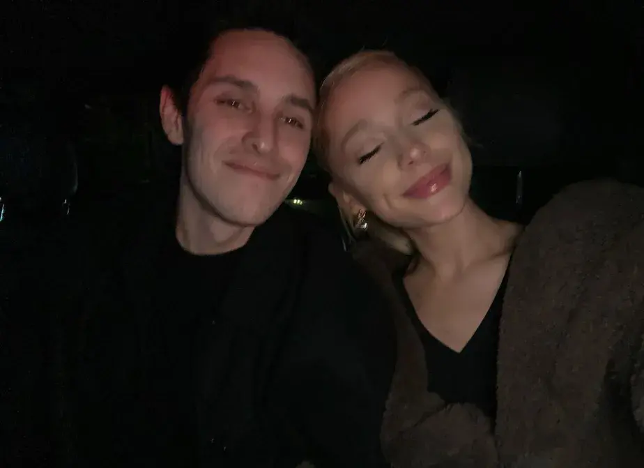 Imagem da notícia: Ariana Grande estaria separada do marido desde janeiro, diz site