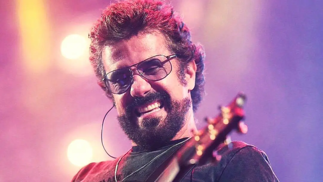 Cantor baiano é intérprete de grandes sucessos que viraram hits nas micaretas