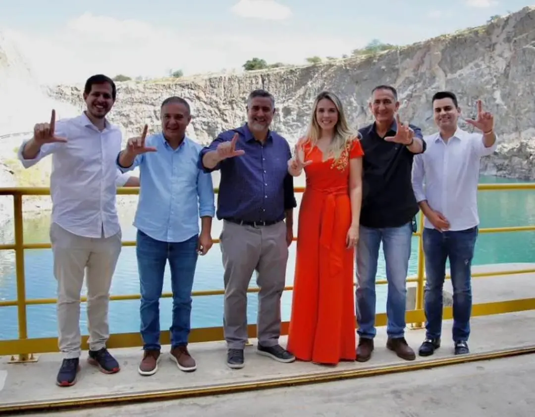 Imagem da notícia: Partido de Bolsonaro vai começar a punir deputados infiéis pelo Ceará