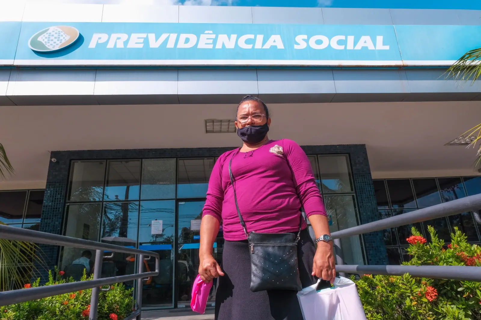 Imagem da notícia: Cearenses esperam até oito meses por perícia do INSS; governo faz força-tarefa para zerar fila
