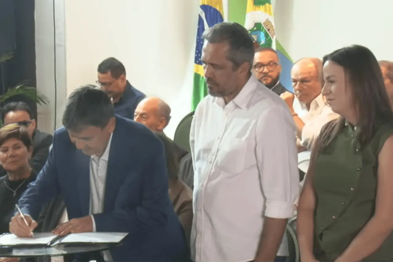 Imagem da notícia: Em evento com Wellington Dias, Governo do Ceará assina acordos de cooperação do Ceará Sem Fome