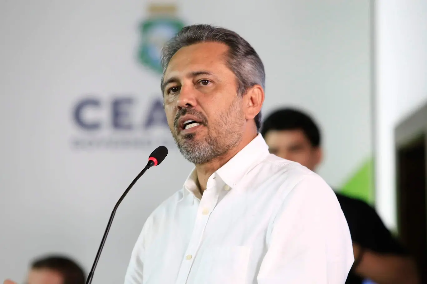 Imagem da notícia: Elmano elege passe livre na Região Metropolitana de Fortaleza como prioridade para o 2º semestre