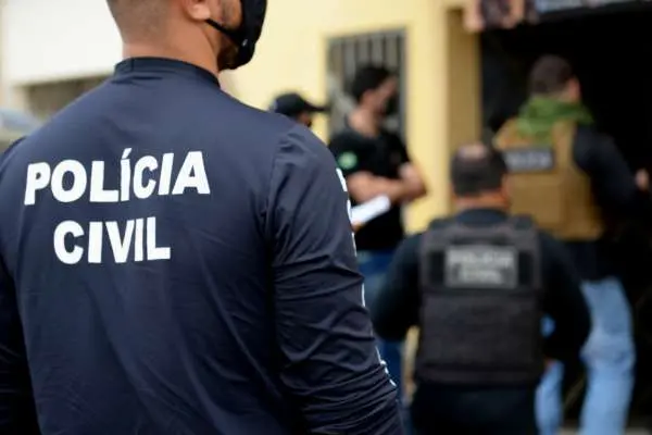 Imagem da notícia: Enfermeiro é morto a tiros em Fortaleza enquanto esperava esposa sair do trabalho
