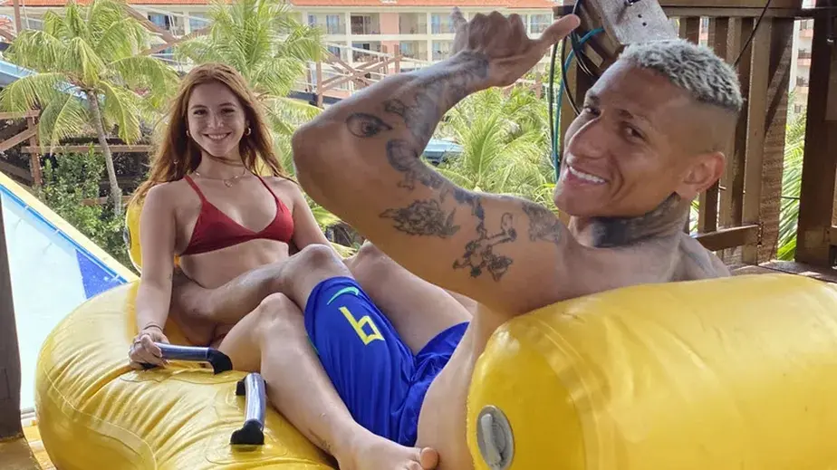 Imagem da notícia: Richarlison interage com Amanda Araújo em rede social e reforça rumores de romance