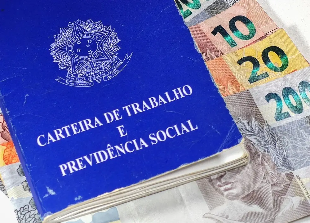 Imagem da notícia: FGTS vai distribuir R$ 12,7 bilhões de lucro aos trabalhadores a partir de agosto; entenda