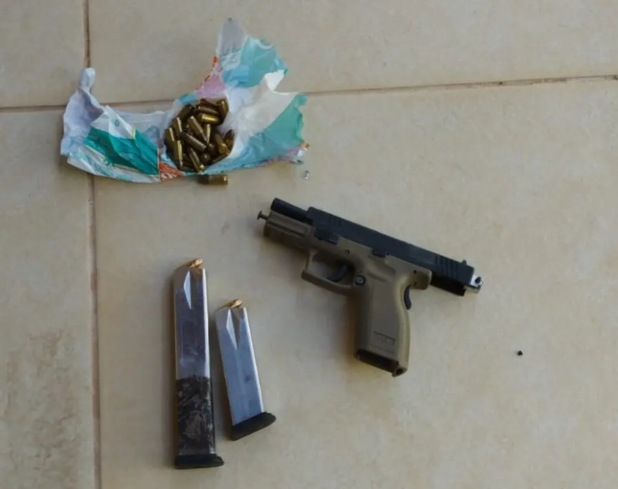 Imagem da notícia: Mulher apontada como mandante de triplo homicídio em Horizonte é presa em Croatá