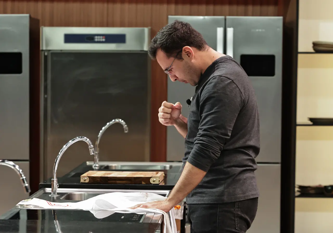 Imagem da notícia: Quem saiu do MasterChef ontem? Cearense Leonardo deixa disputa culinária