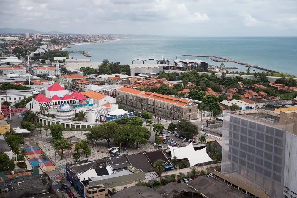 Imagem da notícia: Biblioteca, museu, cinema, sebo e exposição: o que fazer no rolê gratuito de um dia em Fortaleza 