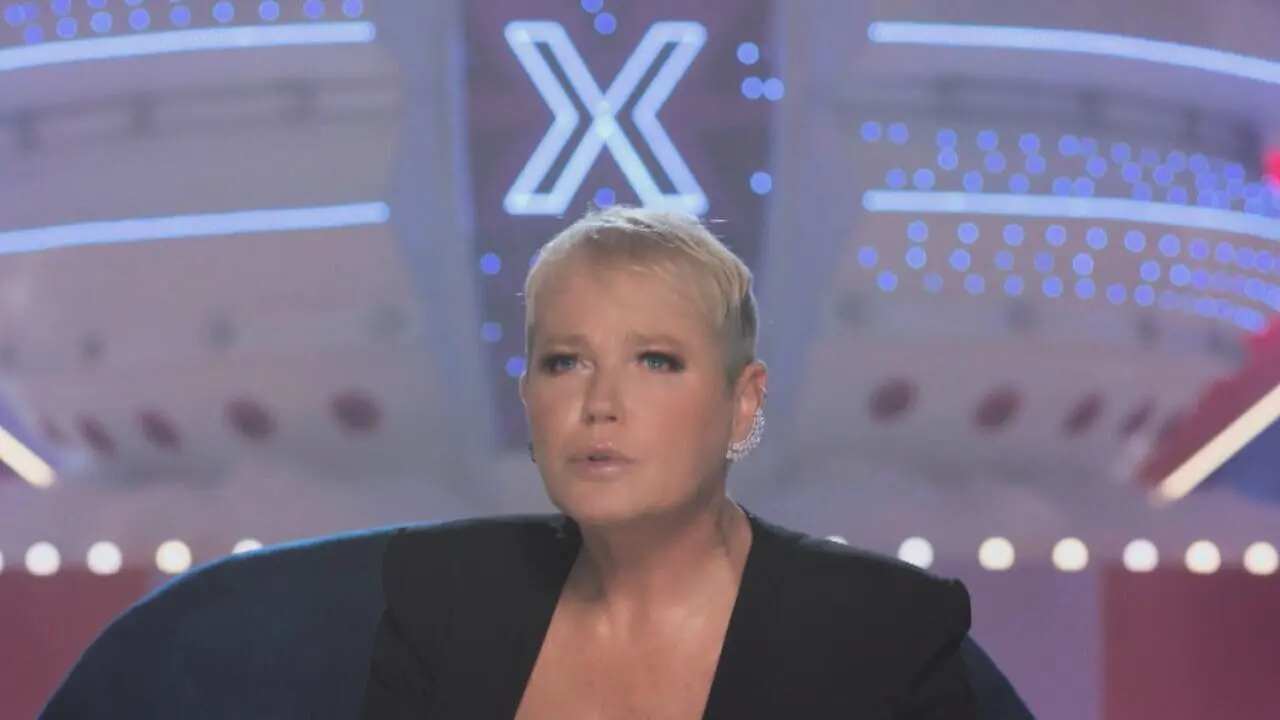 Imagem da notícia: Xuxa e Ayrton Senna só se afastaram após piloto conhecer Galisteu, conta rainha dos baixinhos