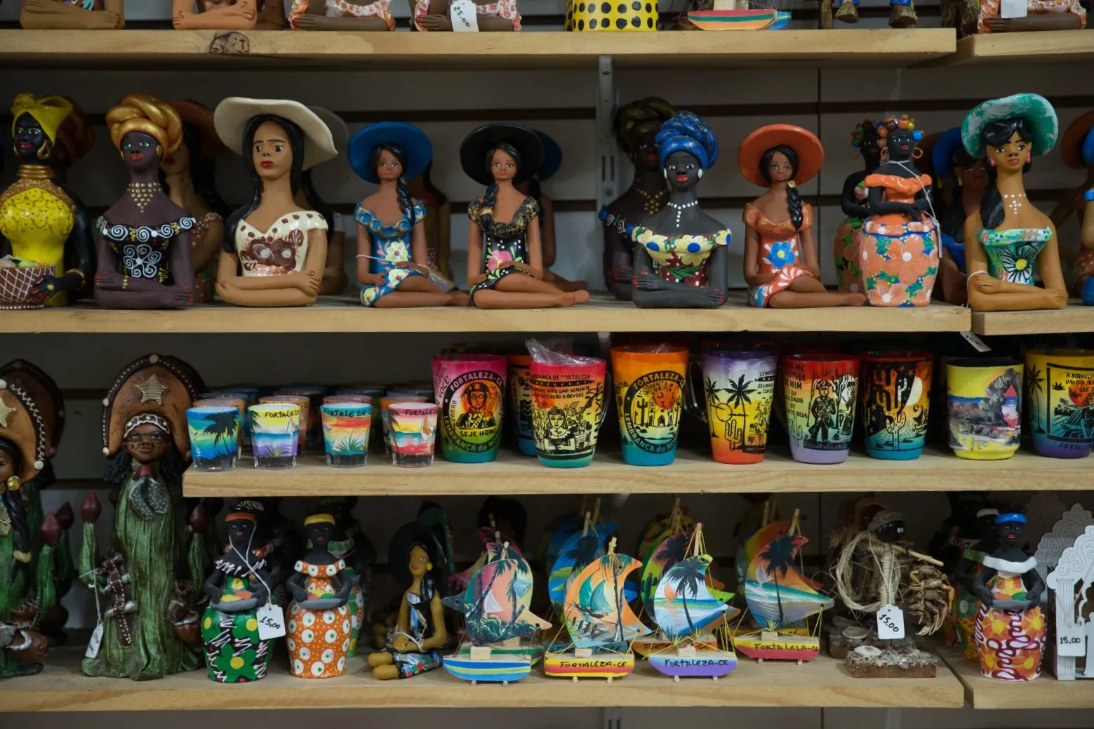Esculturas decorativas, lembrancinhas são itens bastante procurados