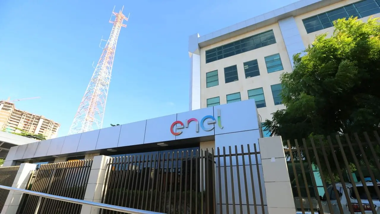Imagem da notícia: Venda da Enel Ceará na reta final. Equatorial e CPFL brigam por ela