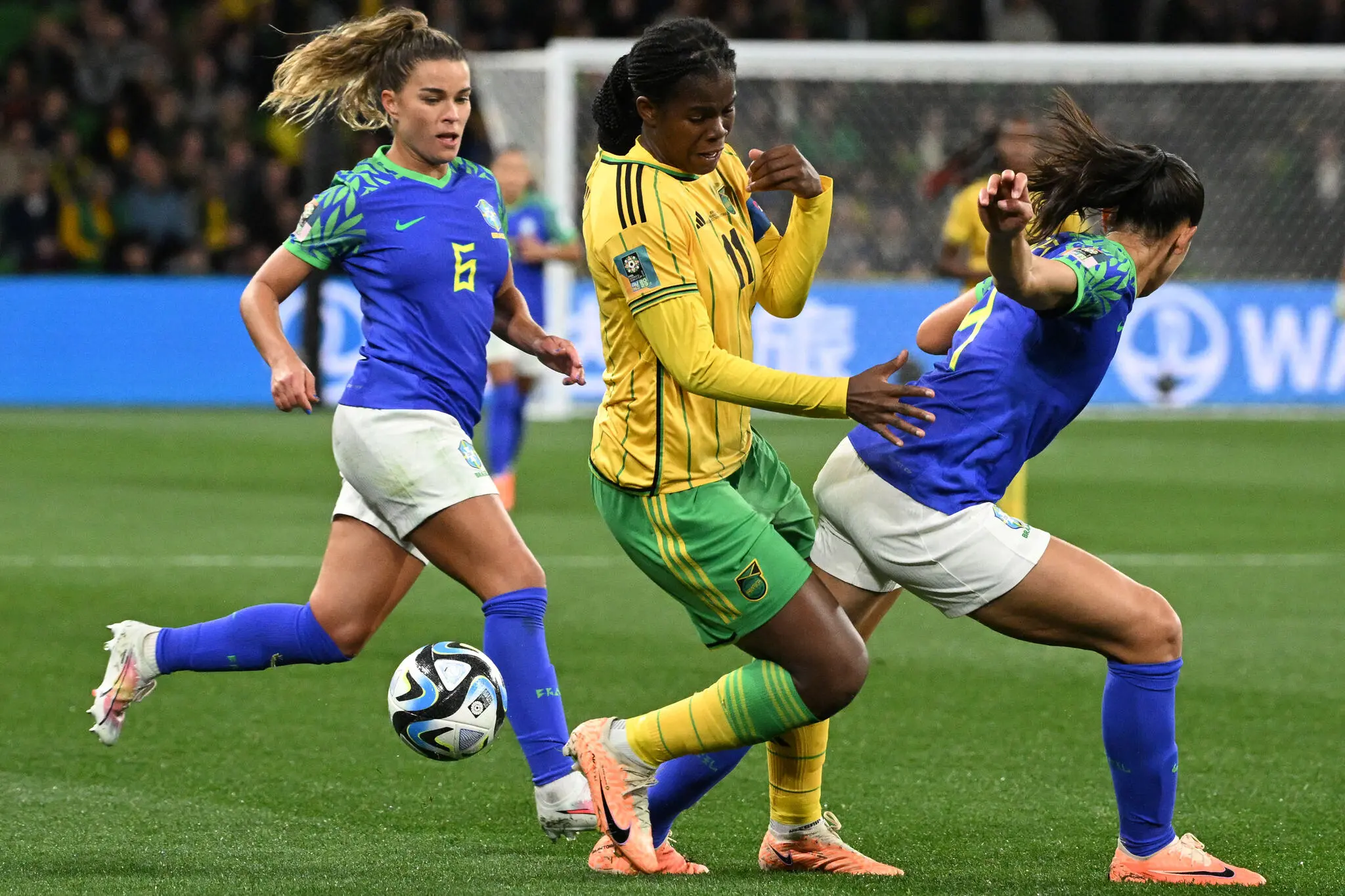 Imagem da notícia: Brasil fica no empate com a Jamaica e está eliminada da Copa do Mundo feminina