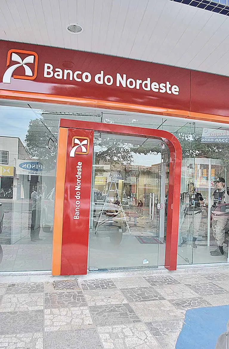 Imagem da notícia: Agência de risco Fitch eleva nota do BNB de BB- para BB
