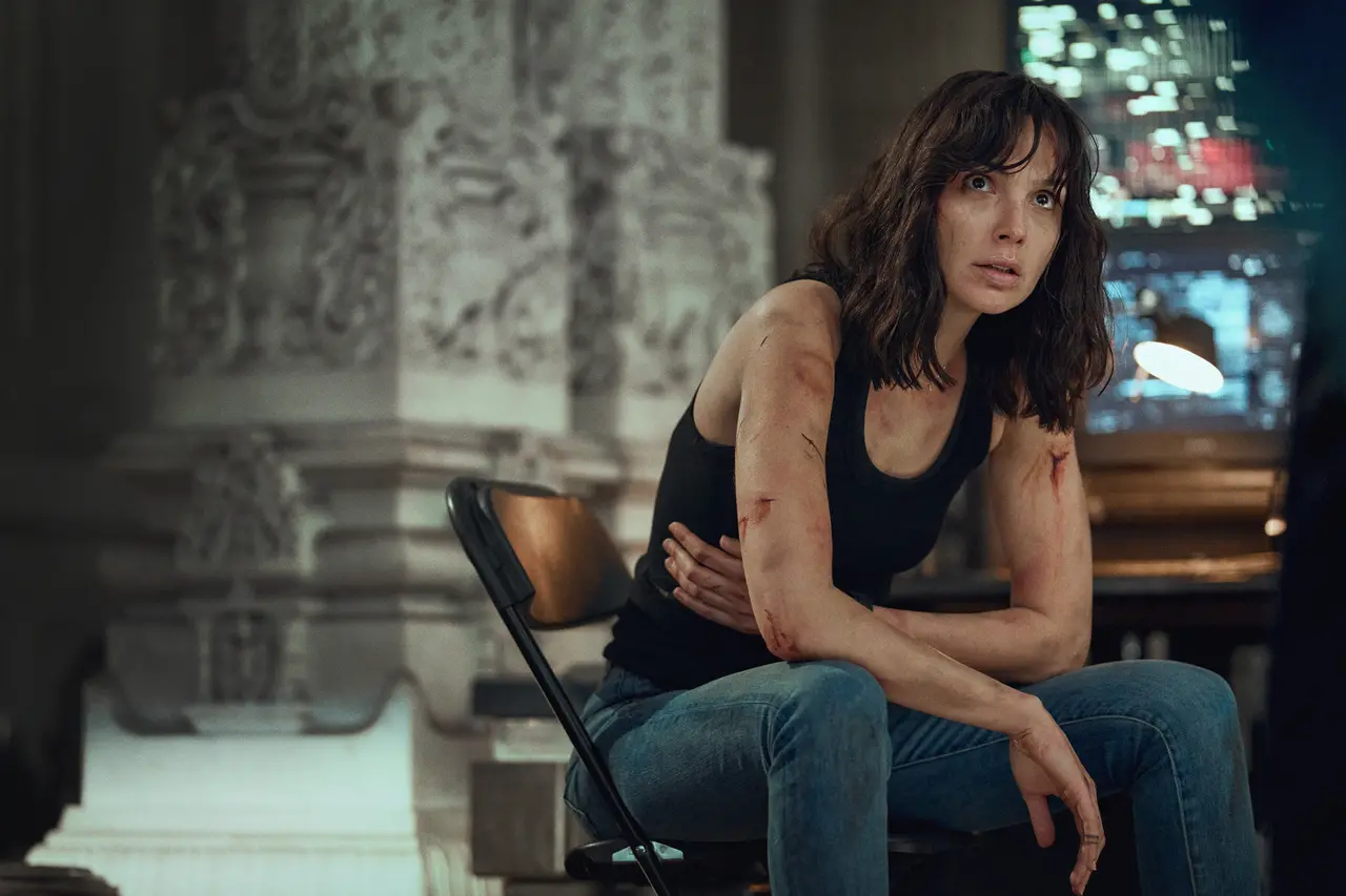 Imagem da notícia: Gal Gadot estrela ‘Agente Stone’: 'Menos músculos que Schwarzenegger, mas mulheres fazem diferente'